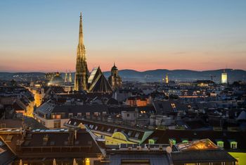 Lovely pic of Vienna by night