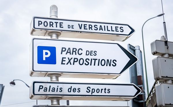 Paris expo signs