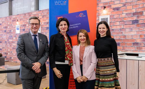 IAPCO and Vienna sign partnership agreement