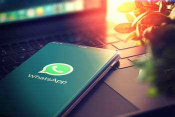 WhatsApp Adobe Stock