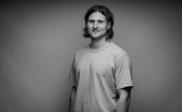 Elliot Durrant, The Bulb