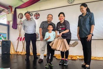 Gifting pupils a goodie bag