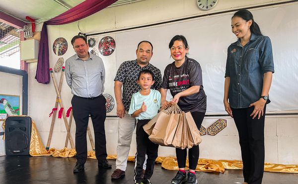 Gifting pupils a goodie bag
