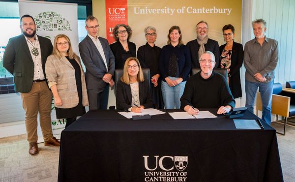 IAMCR president Nico Carpentier and UC Tumu Whakarae|Vice-Chancellor Professor Cheryl de la Rey formally signed the Memorandum of Understanding and UC’s commitment to supporting this conference