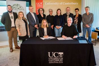 IAMCR president Nico Carpentier and UC Tumu Whakarae|Vice-Chancellor Professor Cheryl de la Rey formally signed the Memorandum of Understanding and UC’s commitment to supporting this conference