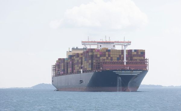 Shipping containers at sea again
