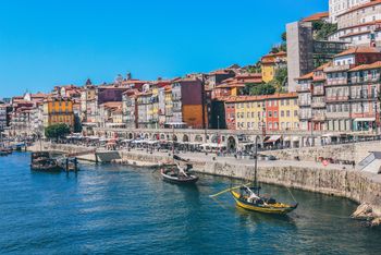 Porto riverbank