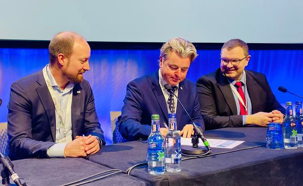 AC Forum signs NZCE