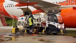 First for Gatwick as easyJet flights use SAF