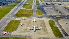 London Gatwick airport two runways