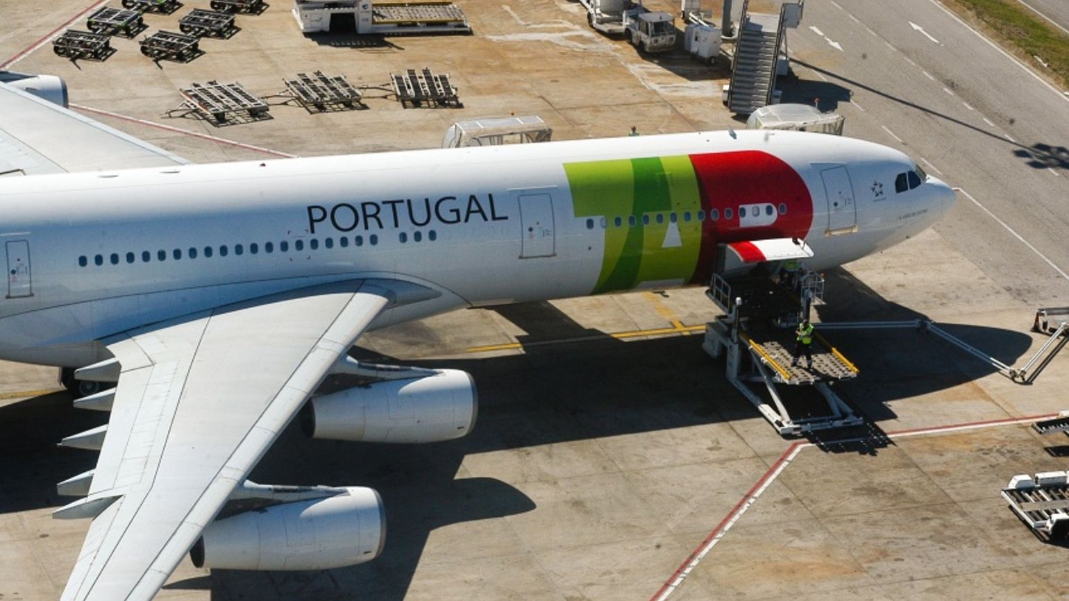 Air France-KLM and Lufthansa submit bids for TAP Air Portugal stake