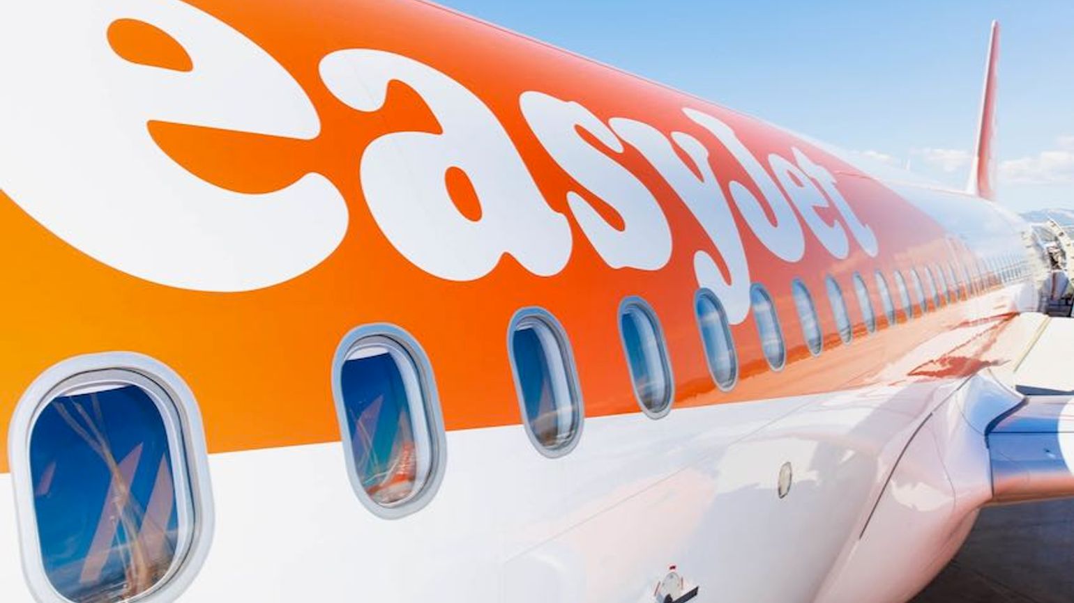 Rival buyers for easyJet face 7 August deadline to make firm bids