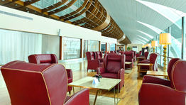 Emirates reopens first class lounge on growing premium traffic