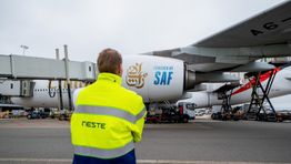 Emirates adds SAF on flights from Amsterdam Schiphol Airport