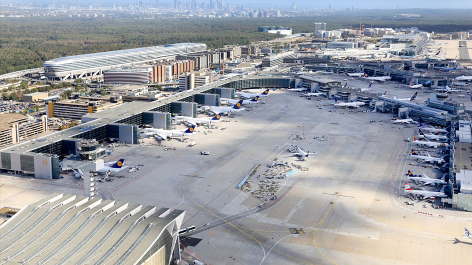 Frankfurt Airport group reports sharp traffic decline