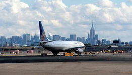 United plans London service expansion