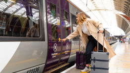 Train services to Heathrow suffer disruption for second day