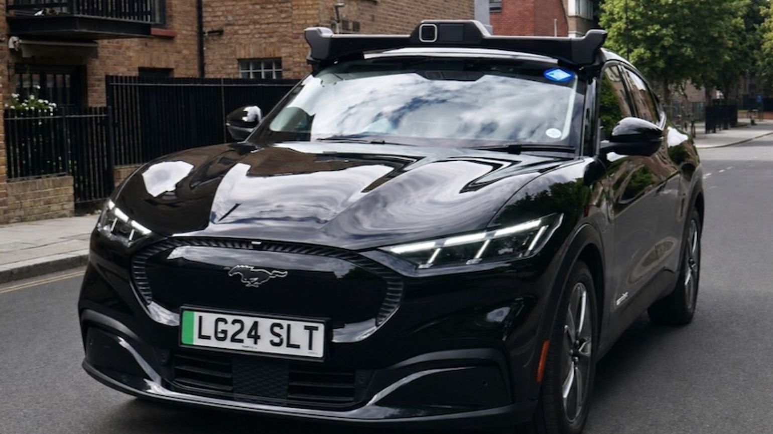 Wayve_Uber_robotaxi_credit_Wayve