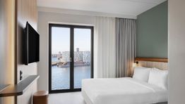 Marriott sees drop in business transient RevPAR amid economic uncertainty