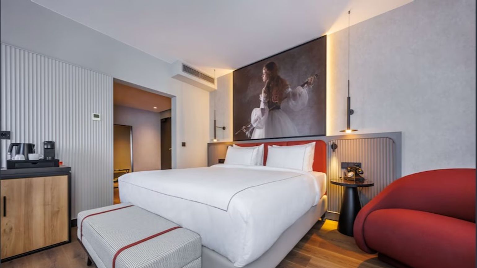 Radisson RED Berlin Junior Suite 2