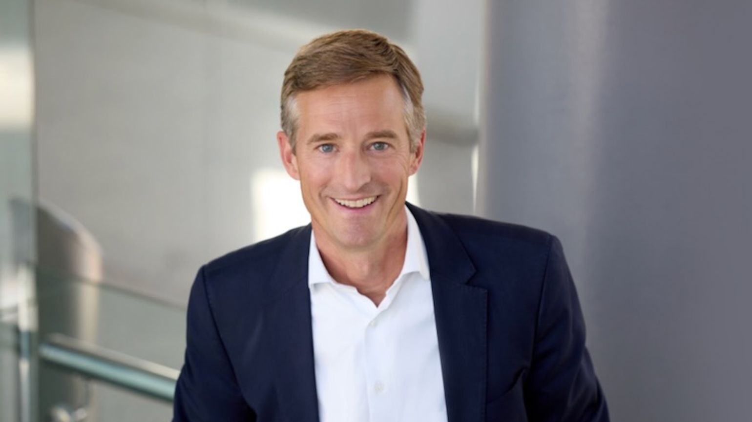 Max Kownatzki_Eurowings_main