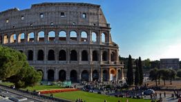 Italy reopens borders