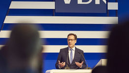 VDR adds travel manager to board