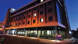 Airport hotel opens