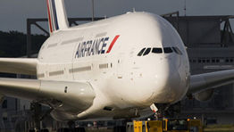 Air France boss appeals to staff to end strikes