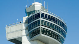 New York airport workers to strike
