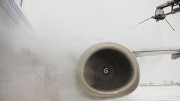 Flights disrupted as freezing fog hits London airports
