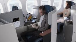 Lufthansa previews B777-9 business class