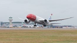 Norwegian cuts costs as passenger numbers rise