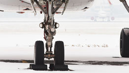 Air travel to US east coast resumes after Storm Jonas