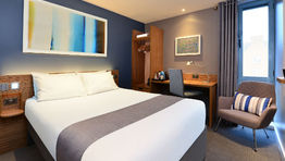 Travelodge boosted by rising business bookings