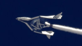 Virgin Galactic space ship crashes