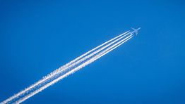 Taxing aviation fuel 'would cut emissions by 11%'