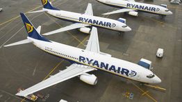 Ryanair profits plunge as fares fall