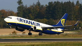 Ryanair ‘low emission’ ads banned