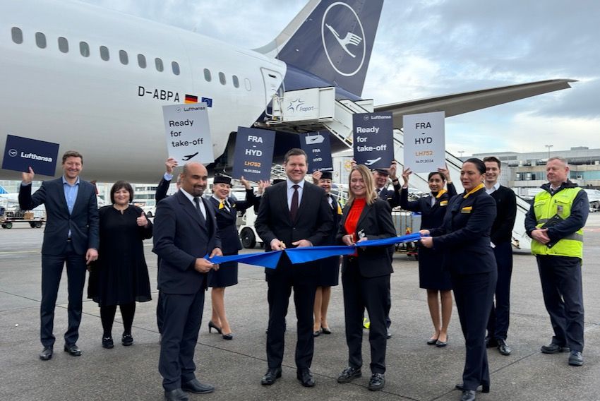 Lufthansa_flies_to_Hydrabad