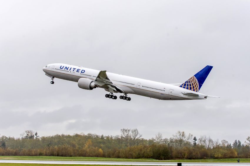 United Boeing 777