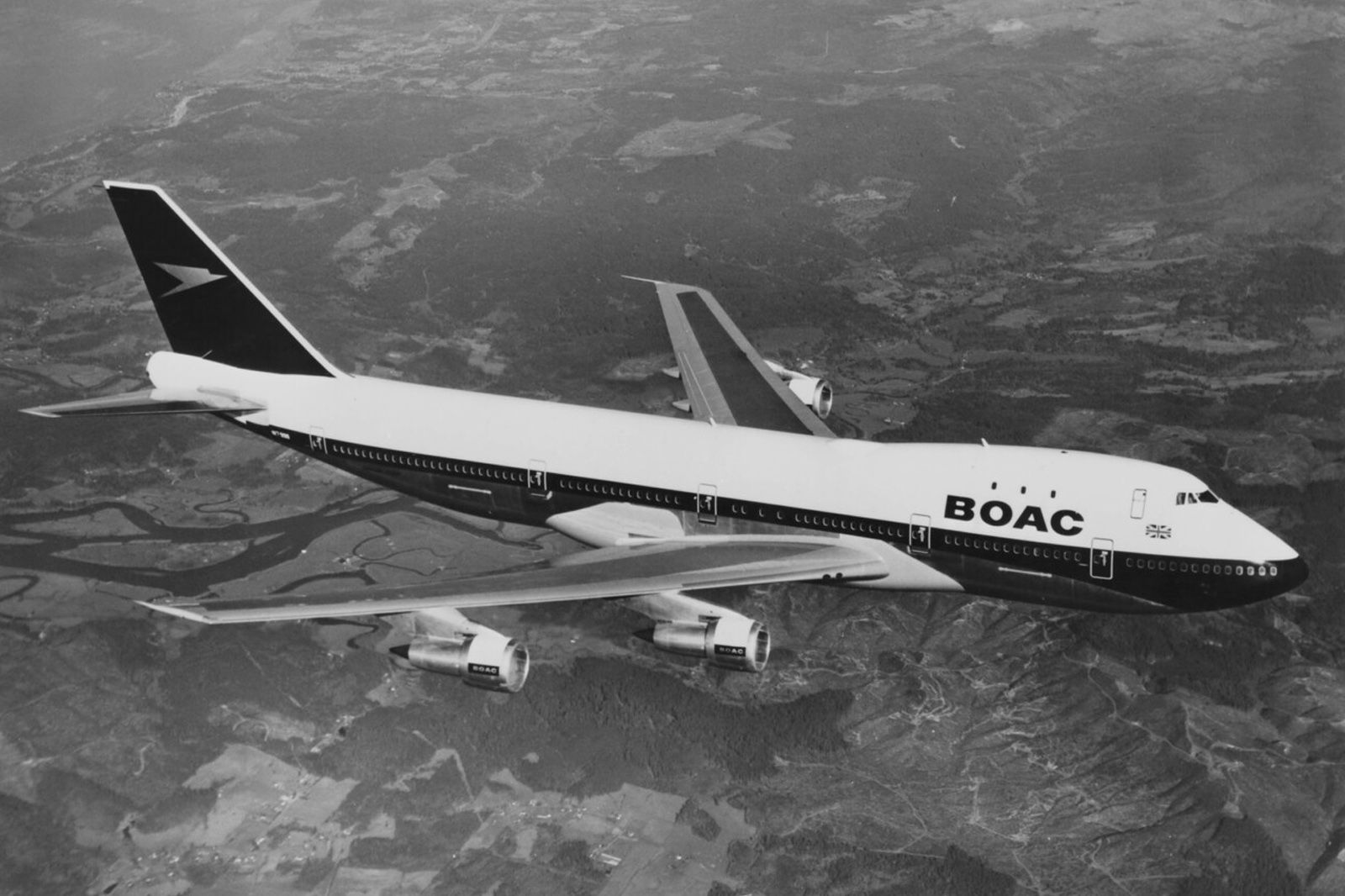 Heathrow bids a final farewell to its BA 747s 