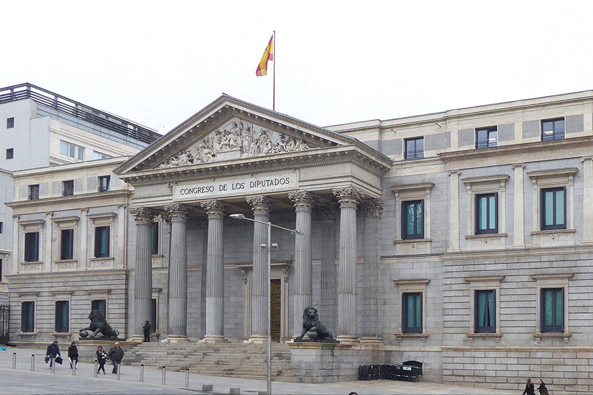 Spain extends ban on UK flights until 2 February