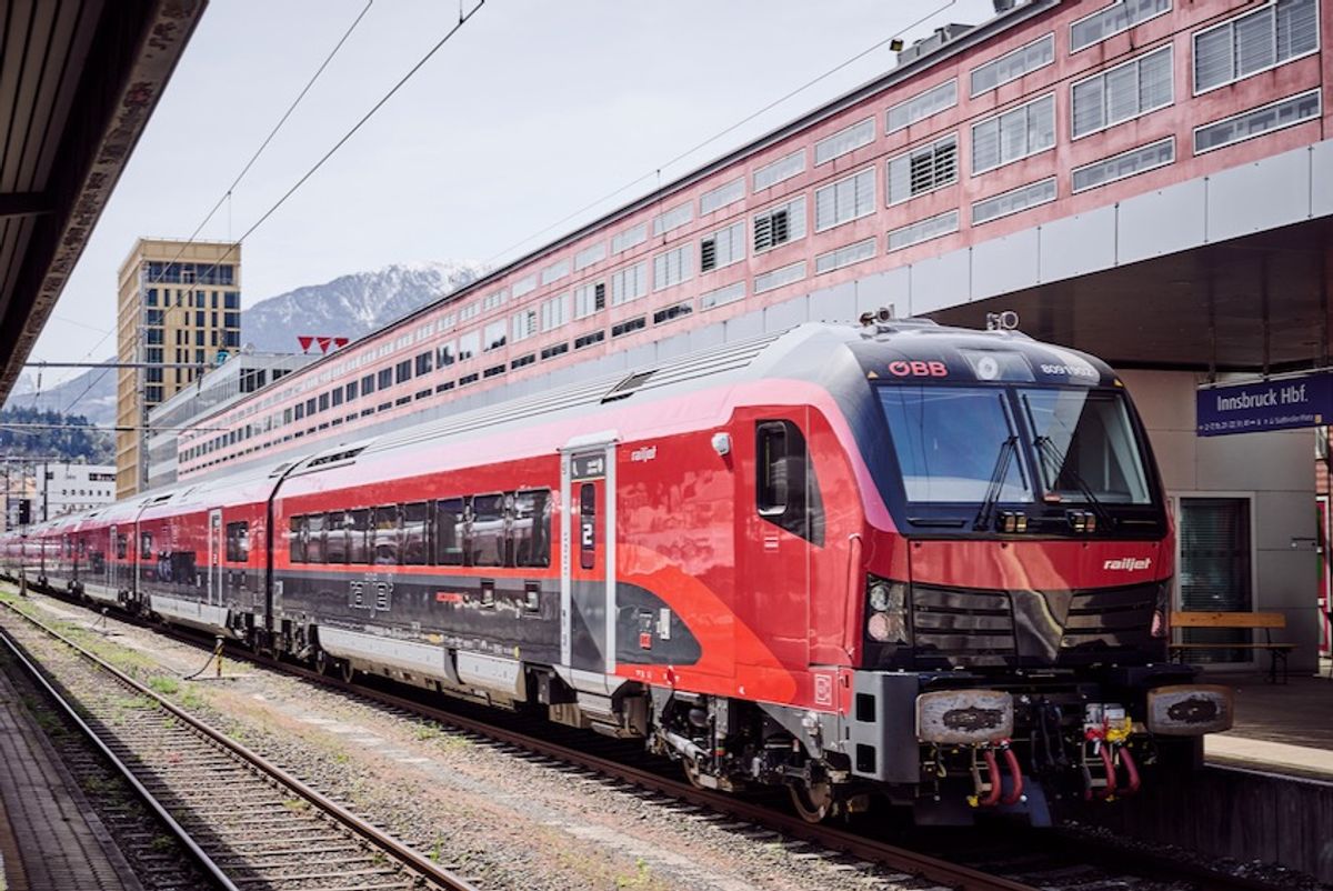 ÖBB rolls out new Railjet train on routes between Germany and Italy