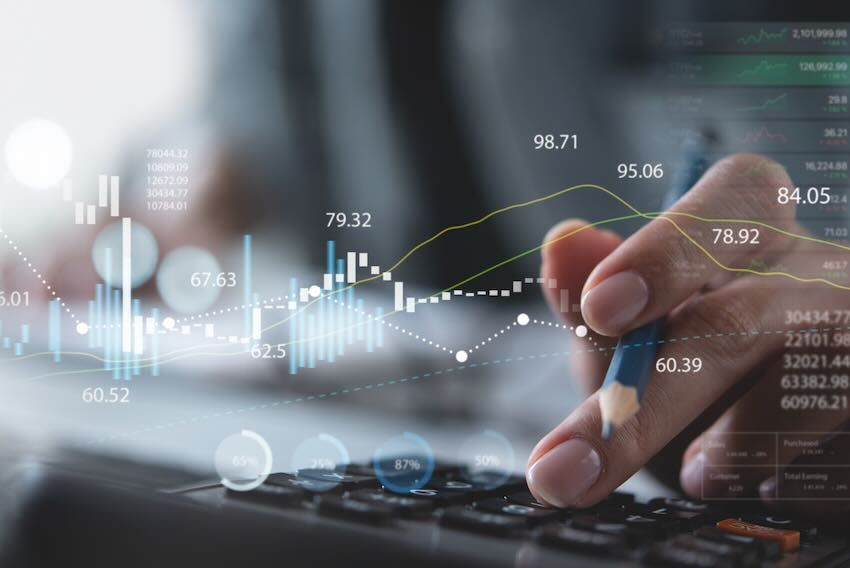 Accounting calculator AdobeStock