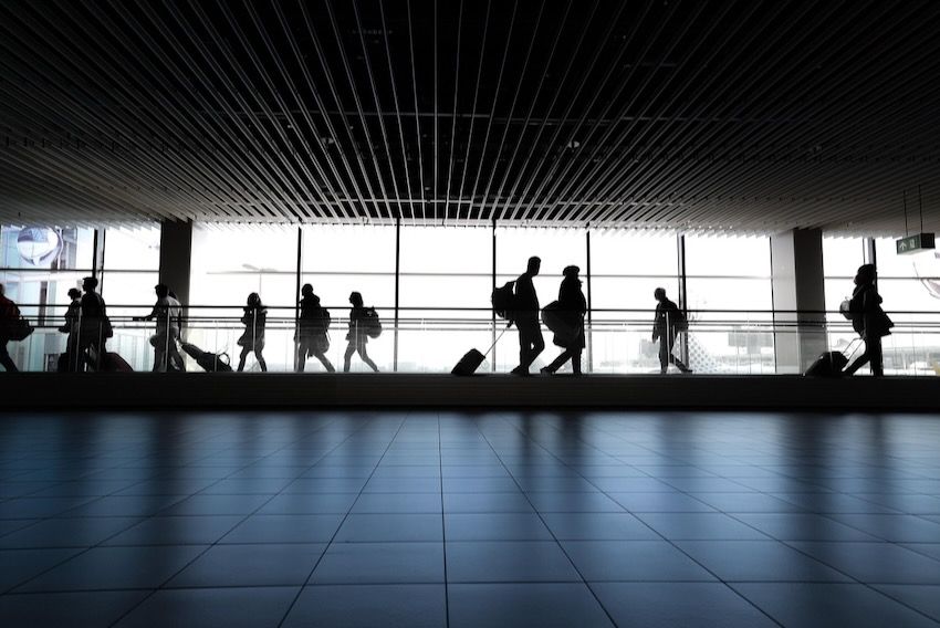 Airport travellers 