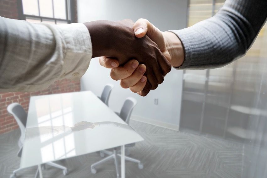  Pixabay Tumisu job interview