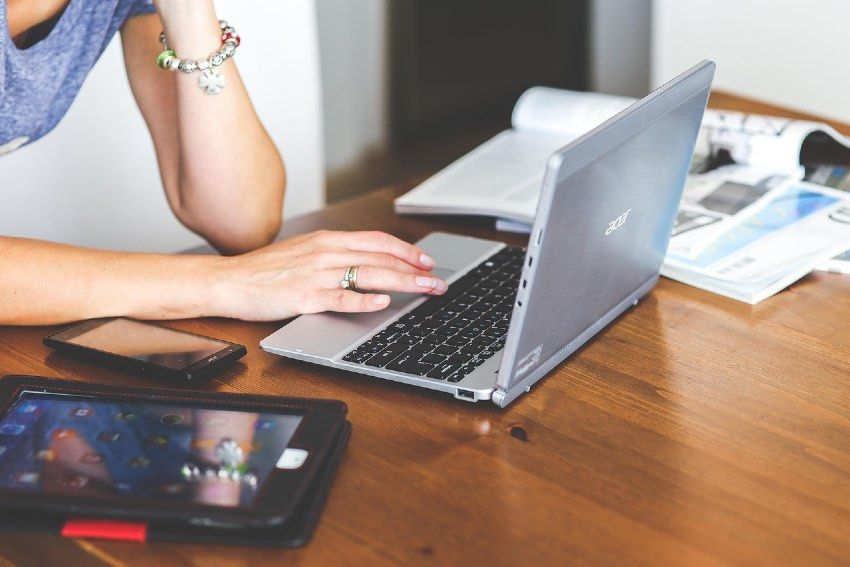 Laptop tech Pixabay Karolina Grabowska