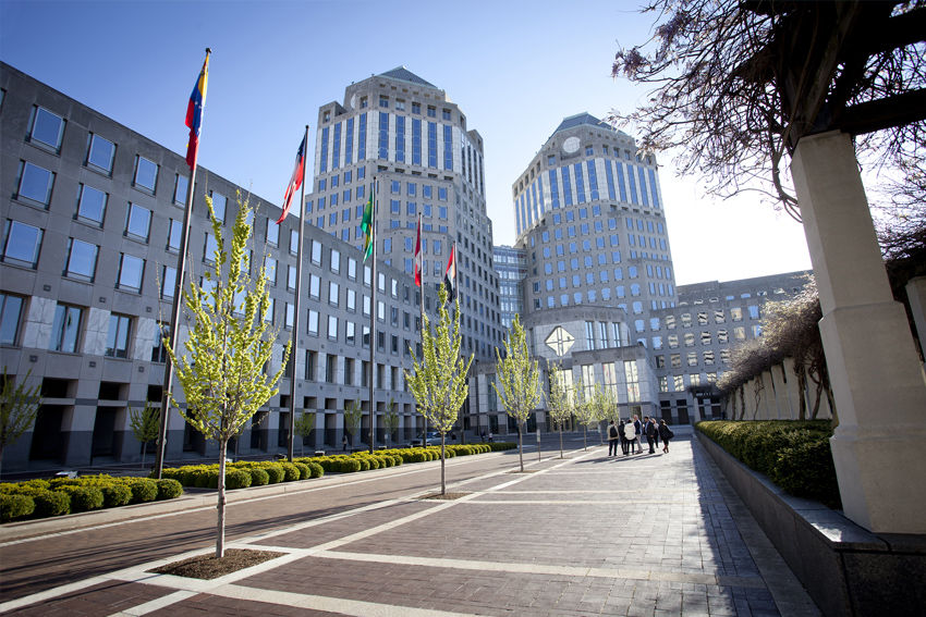 Procter & Gamble awards US and European travel account