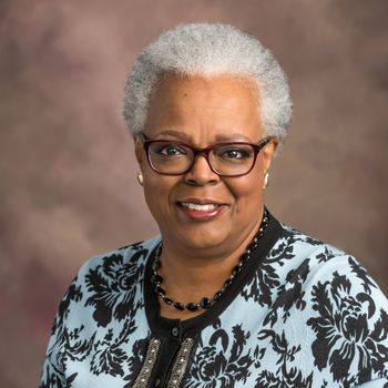 Gloria Hobbins headshot